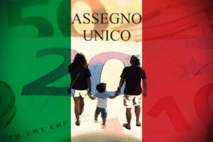famiglia mano nella mano con sfondo bandiera italiana e scritta assegno unico